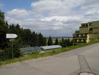 Wegweiser auf dem Klostergelnde