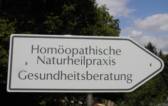 Wegweister auf dem Klostergelnde